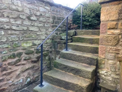 simple custom iron handrail (from the base)